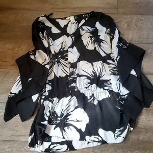 White House Black Market Floral Sheer Blouse Flutter Sleeve  Size Large